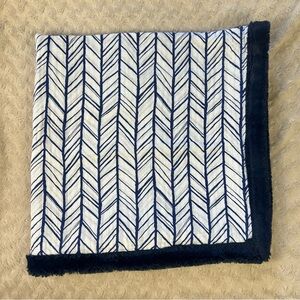 SS Blue White Chevron Baby Lovey Security Blanket Muslin Faux Fur Edge Trim USA